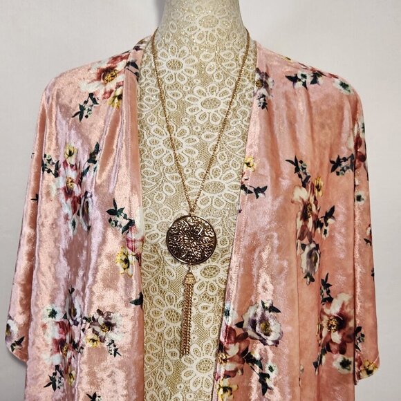 Do Everything in Love Women's One Size Velour Floral Kimono Cardigan Cover-Up - Picture 3 of 16